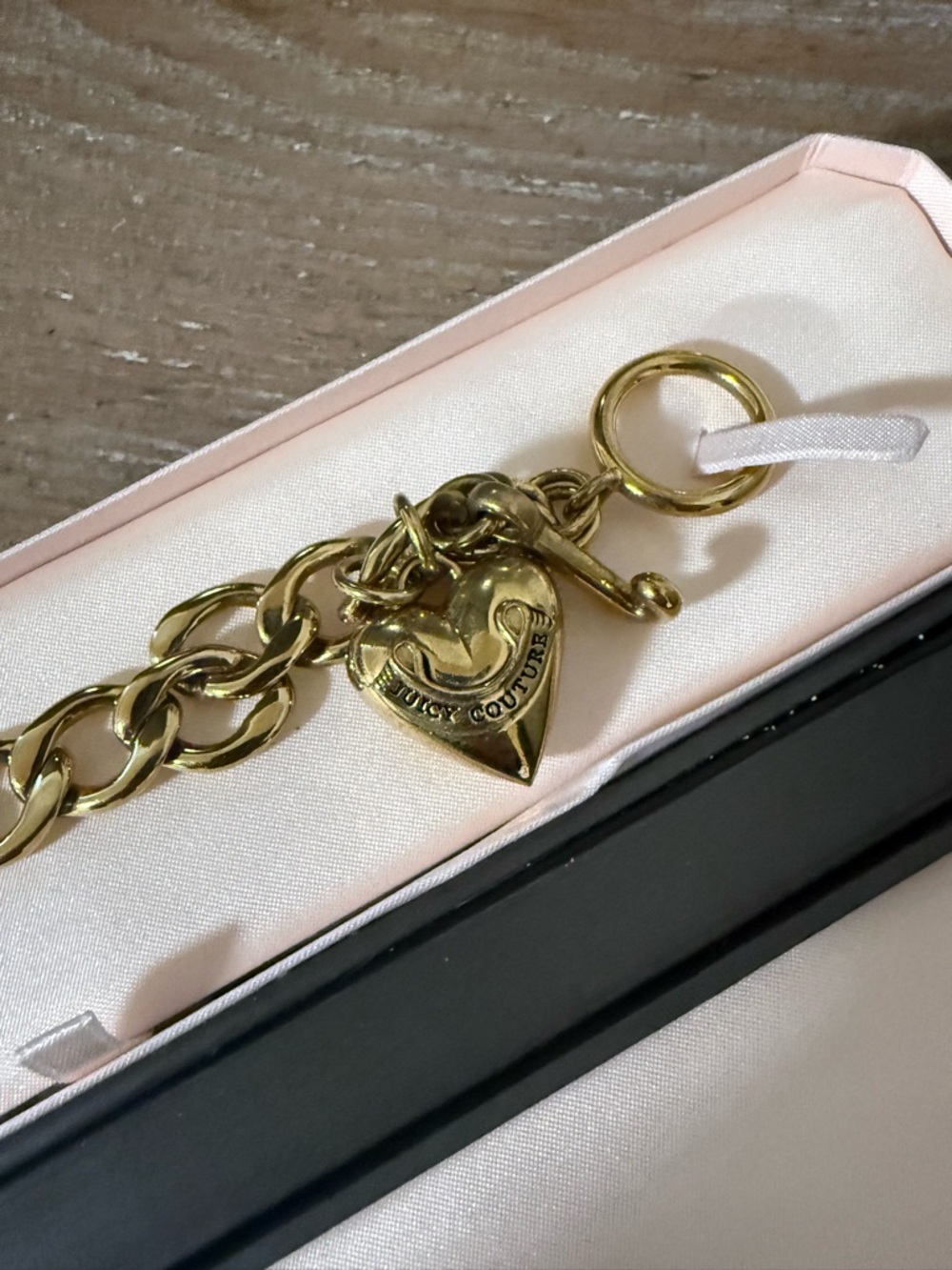 Juicy Couture Y2K Gold Charm Bracelet - Picture 6 of 7